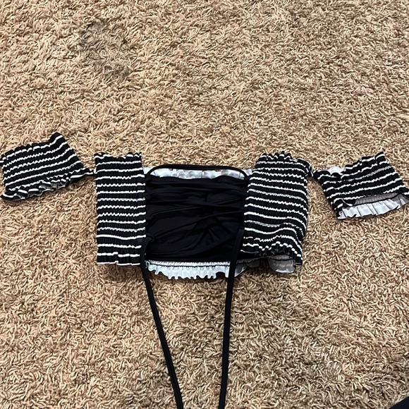 Xhilaration, Bikini top, Size: M, Color: Black and White - Picture 2 of 2